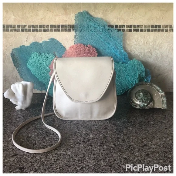 Coach | Bags | Vintage 9s Coach Lindsay Bag Style 9888 In Coach | Bags | Vintage 9s Coach Lindsay Bag Style 9888 In